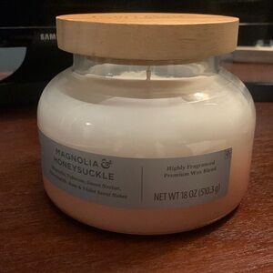 Better Homes Candles - Honeysuckle